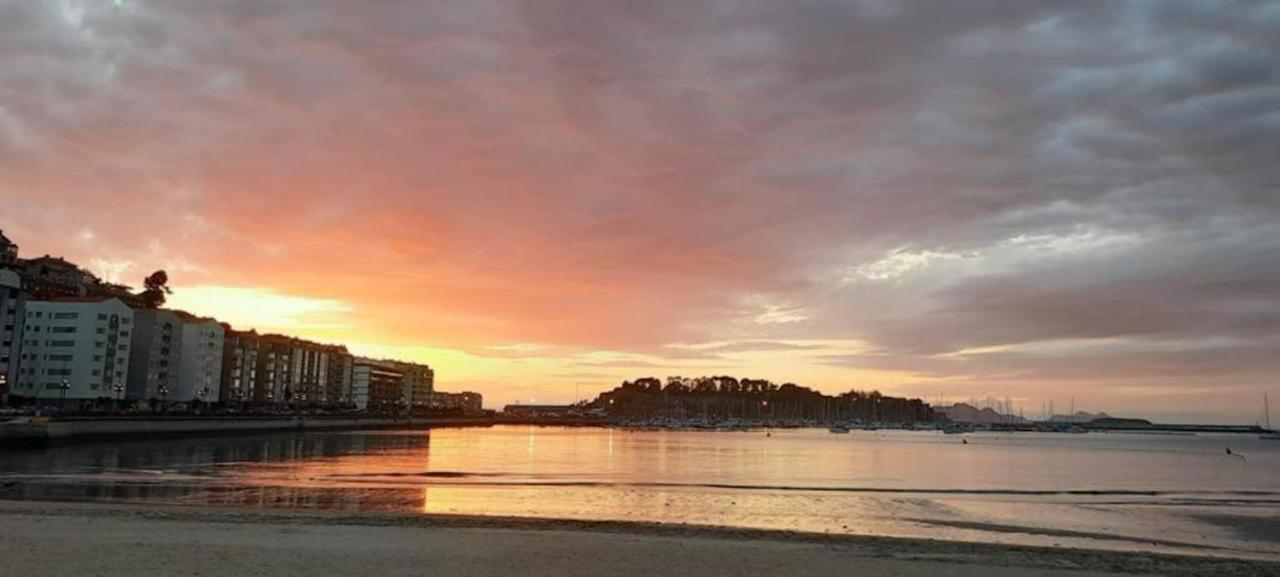 Holibai, Amiguinos, Amplia Vivienda Con Parking Al Lado De La Playa Apartman Baiona Kültér fotó